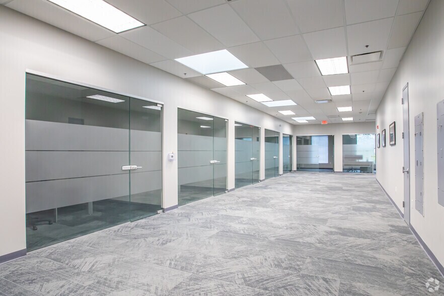 More Photos Of 1 Ivybrook Blvd, Warminster Township Light Distribution For Lease