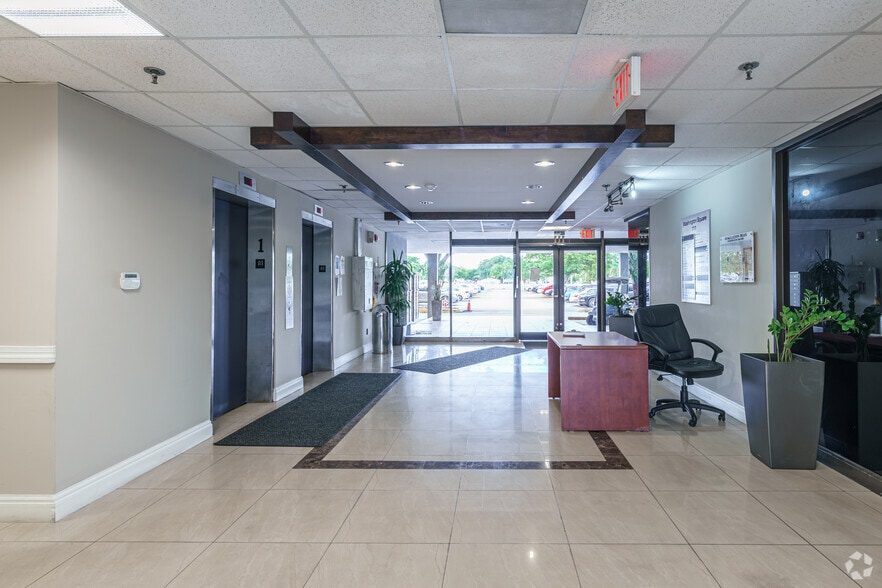 More Photos Of 111 NW 183rd St, Miami Unknown For Lease