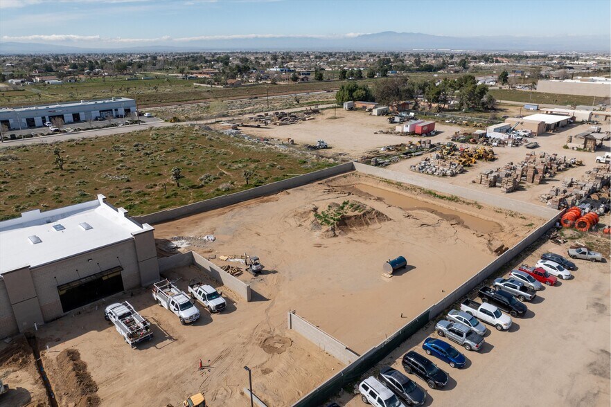 More Photos Of 1133 W Avenue L12, Lancaster Light Distribution For Lease