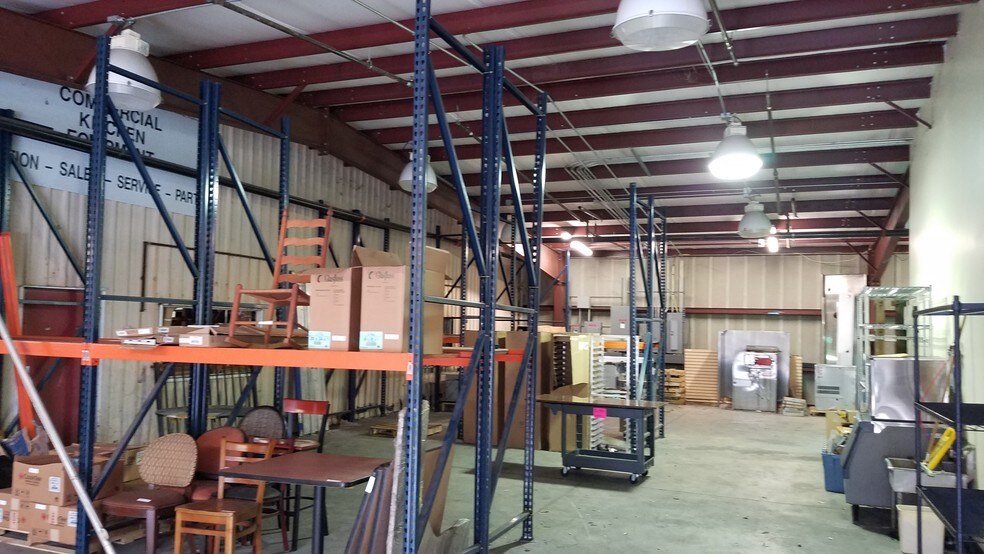 More Photos Of 210 Brand Ln, Stafford Warehouse For Lease