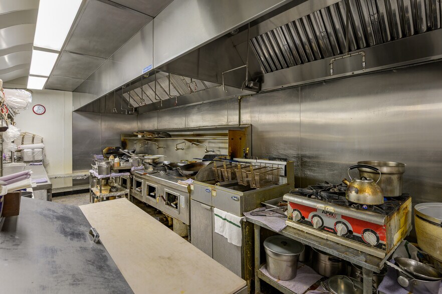 More Photos Of 52 4th St, Granby Restaurant For Sale