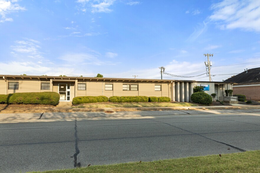 More Photos Of , West Memphis Office For Sale
