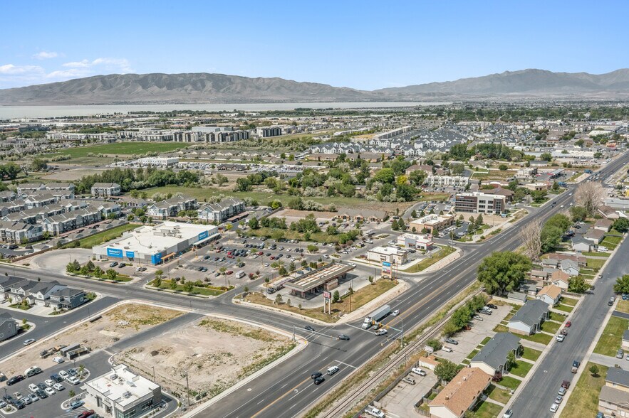 More Photos Of 1679 West State St, Pleasant Grove Service Station For Sale