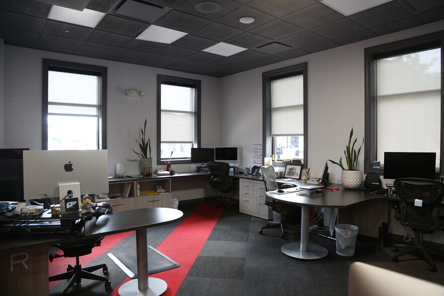 More Photos Of 1901 N Gary Ave, Wheaton Storefront Retail Office For Sale