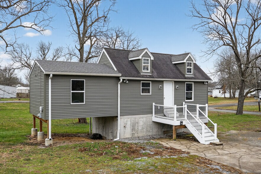 More Photos Of 502-611 W Shelby St, Falmouth Apartments For Sale