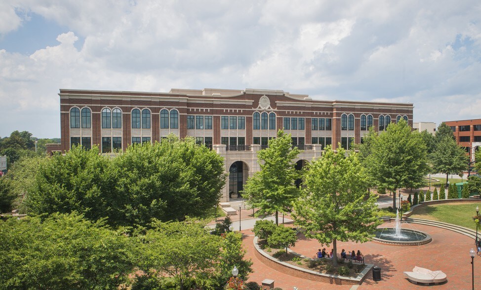 More Photos Of 100 Dunbar St, Spartanburg Office For Lease