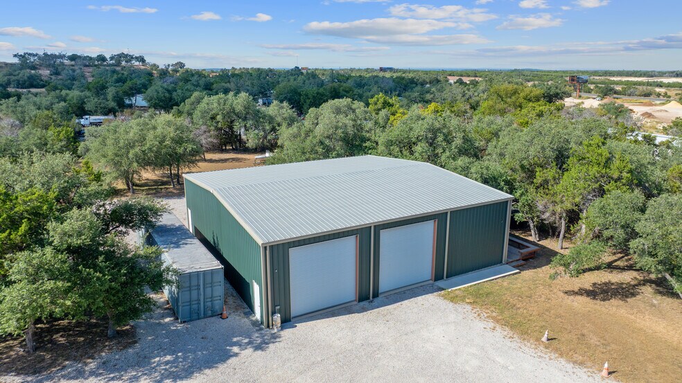 More Photos Of 217 Southern Dr, Johnson City Flex For Lease