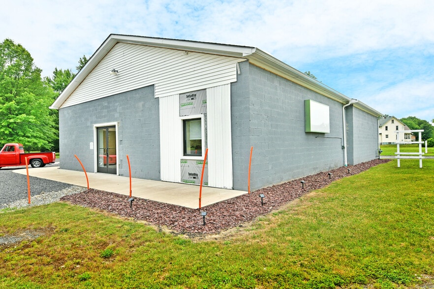 More Photos Of 3019 Parkman Rd NW, Warren Flex For Sale