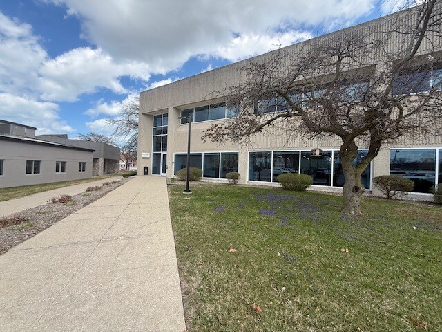 More Photos Of 911 Military St, Port Huron Light Manufacturing For Lease