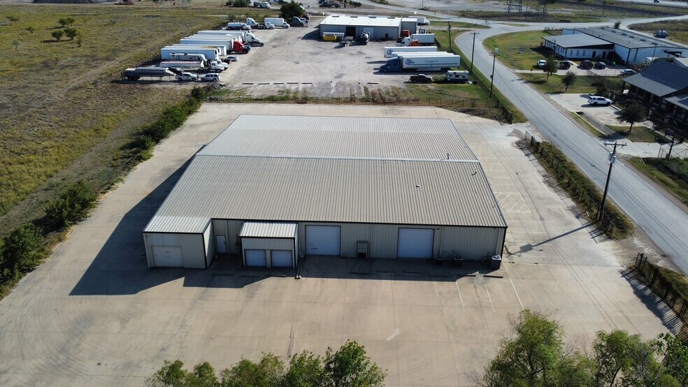 More Photos Of 10100 Hicks Field Rd, Fort Worth Warehouse For Sale