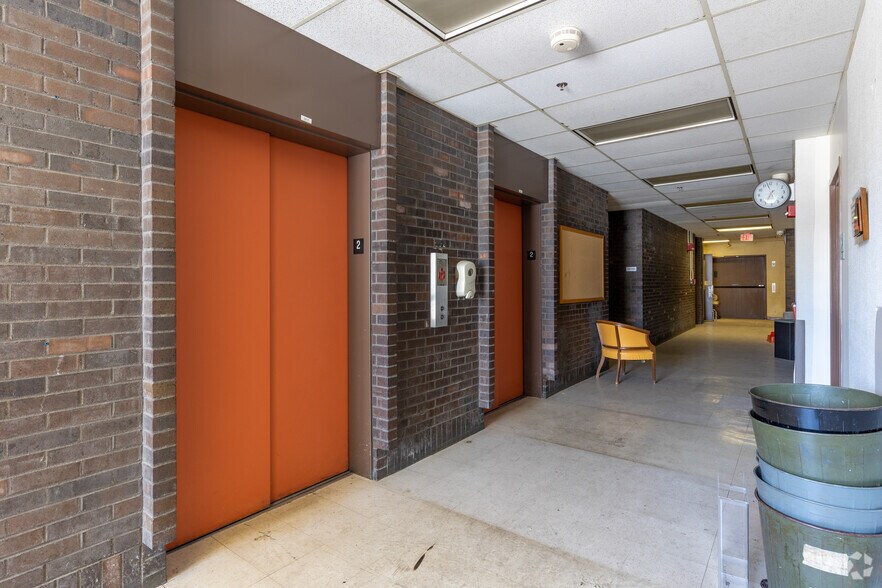 More Photos Of 110 E Warren Ave, Detroit Medical For Lease