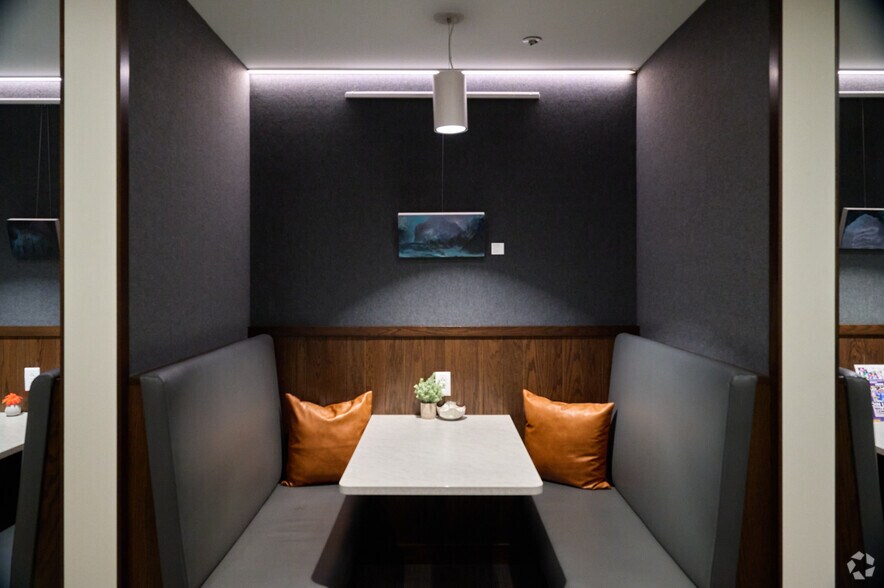 More Photos Of 100 S Clinton Ave, Rochester Coworking Space