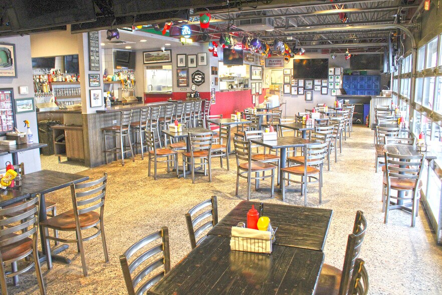 More Photos Of 3900-3904 E Lake St, Minneapolis Restaurant For Sale