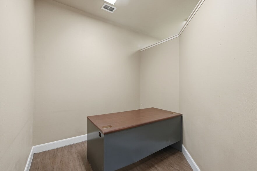 More Photos Of 5407 Interstate 35 Access Rd, San Antonio Land For Lease