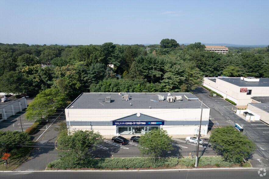More Photos Of 461 Route 17, Paramus Freestanding For Lease