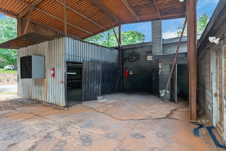 More Photos Of 409 Wagstaff Rd, Fuquay-Varina Manufacturing For Sale