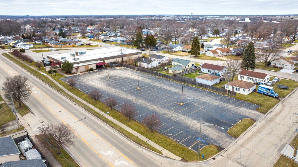 More Photos Of 905 Theodore St, Crest Hill Restaurant For Sale