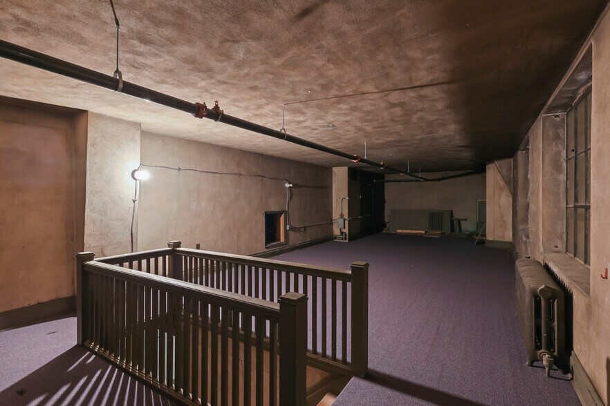 More Photos Of 1631 Main St, Niagara Falls Industrial For Sale