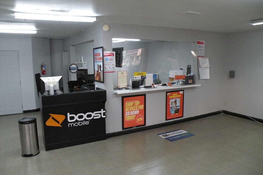 More Photos Of 260 N Tustin St, Orange Unknown For Lease