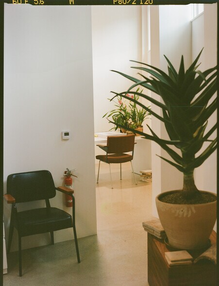 More Photos Of 1825 Hyperion Ave, Los Angeles Loft Creative Space For Lease