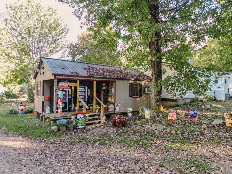 More Photos Of 78 Pebble Mountain Cir, Chuckey Trailer Camper Park For Sale