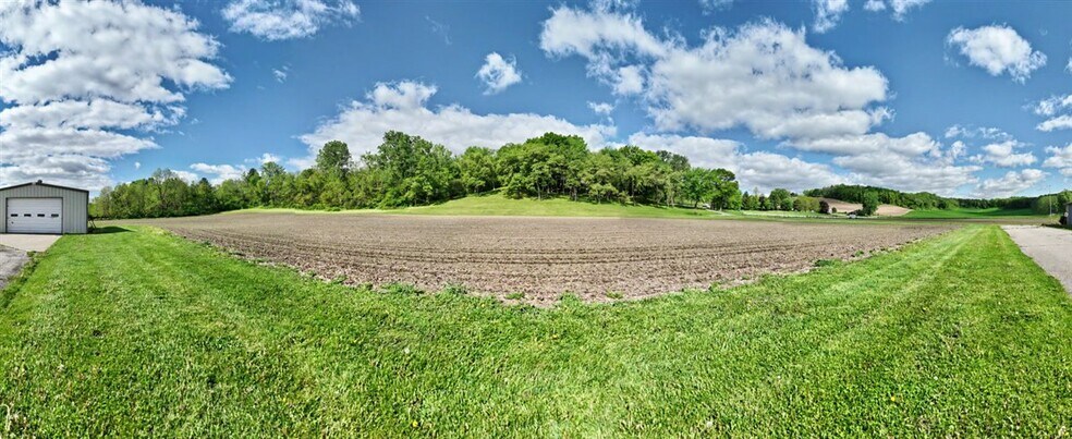 More Photos Of 16771 S 15th St, Galesville Warehouse For Sale