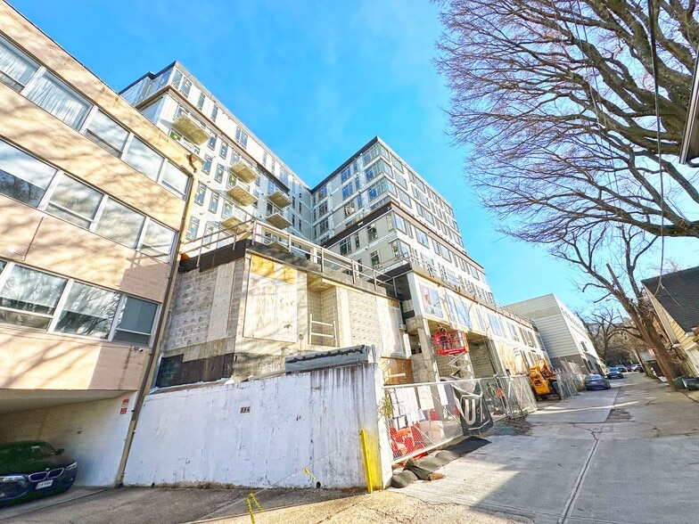 More Photos Of 4620 Wisconsin Ave NW, Washington Apartments For Sale