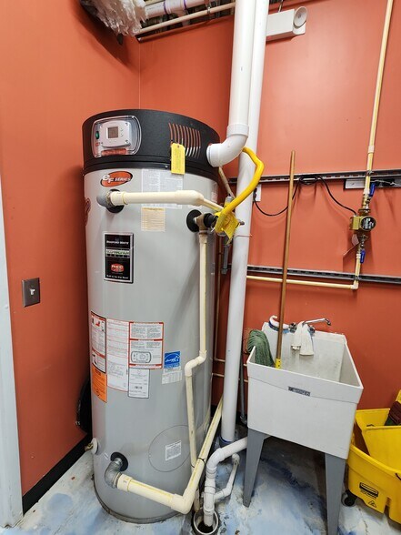 More Photos Of 5485 New Jesup Hwy, Brunswick Storefront For Sale