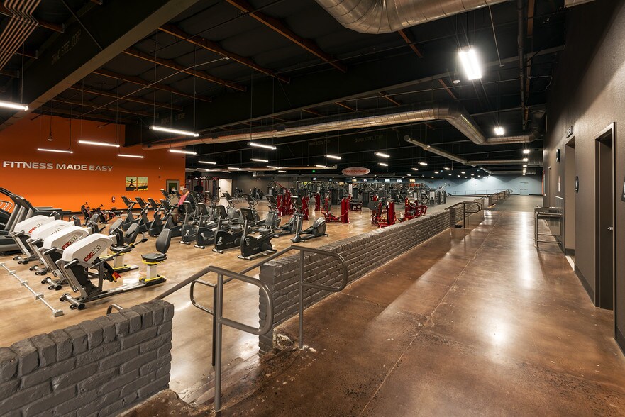 More Photos Of 2326 Florin Rd, Sacramento General Retail For Sale