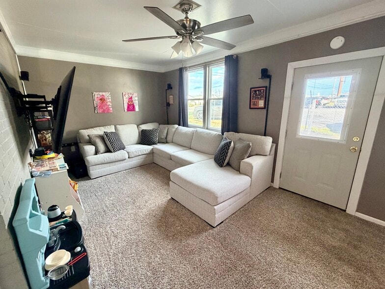 More Photos Of 1400 Pearman Dairy Rd, Anderson Office For Sale