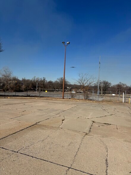 More Photos Of 8716 SE 15th St, Oklahoma City Distribution For Sale