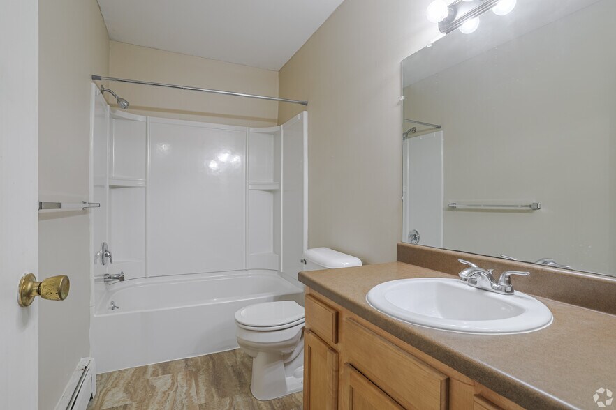 More Photos Of 6129-6201 Beechfield Dr, Lansing Apartments For Sale