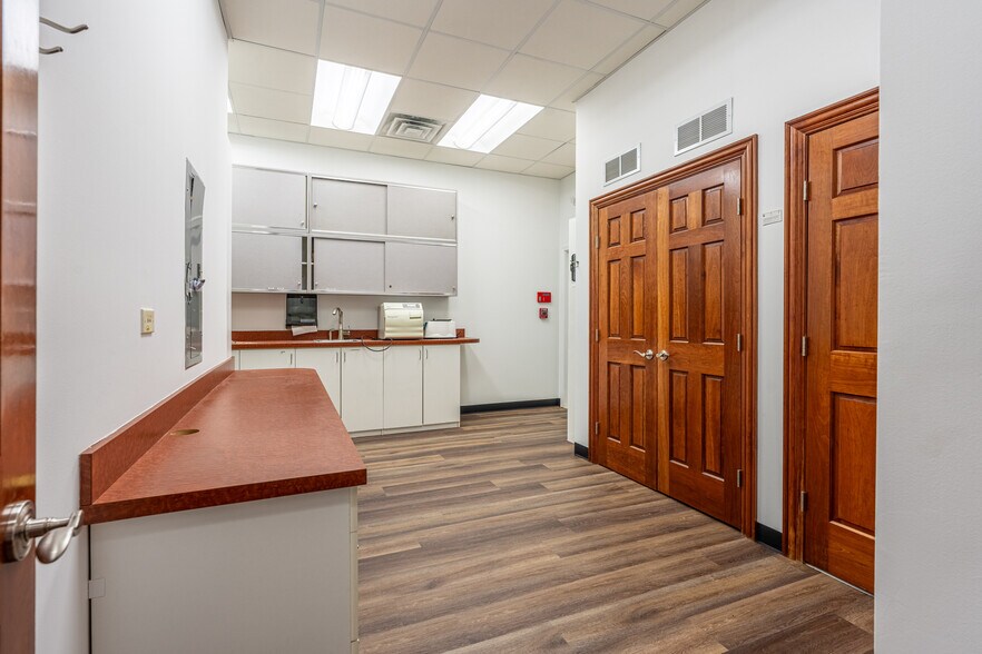 More Photos Of 2220 W Belmont Ave, Chicago Apartments For Sale