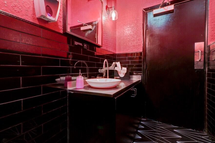 More Photos Of 4319-4321 Montrose Blvd, Houston Restaurant For Lease