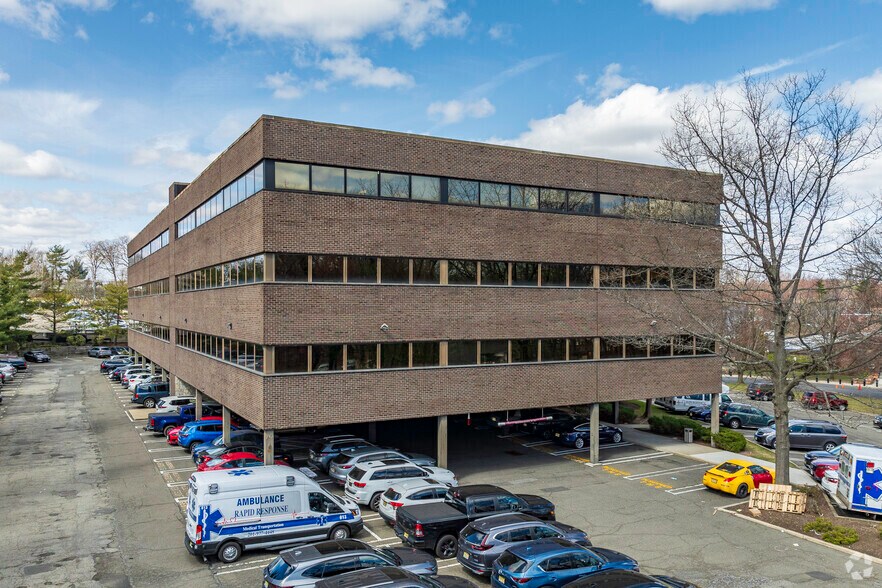 More Photos Of 240 Frisch Ct, Paramus Office For Lease