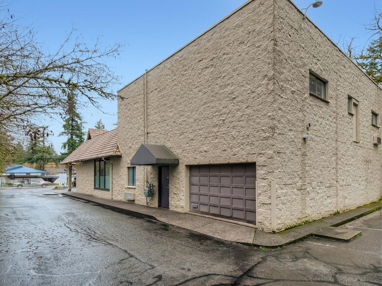 More Photos Of 9970 SW Beaverton Hillsdale Hwy, Beaverton Veterinarian Kennel For Sale