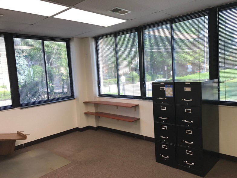 More Photos Of 30 S Ocean Ave, Freeport Loft Creative Space For Lease