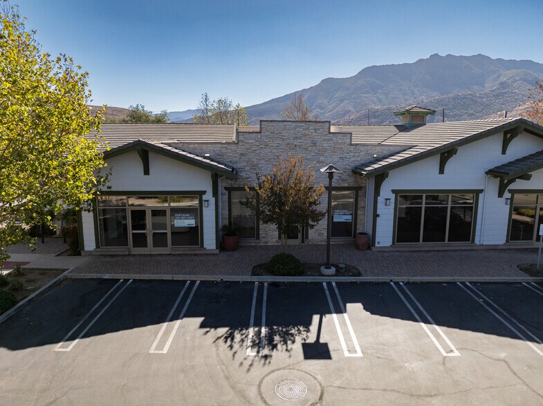 More Photos Of 29105-29125 Canwood St, Agoura Hills Restaurant For Lease