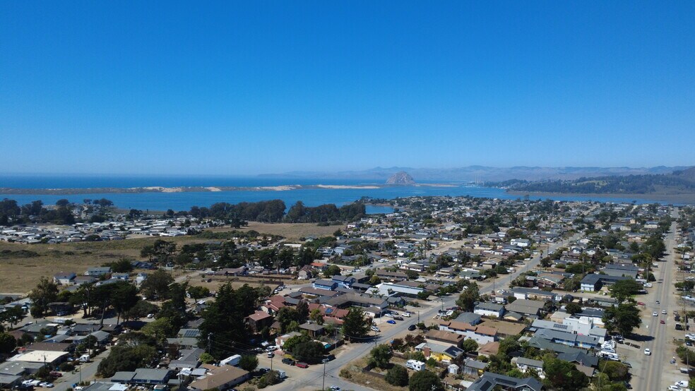 More Photos Of 2084 9th St, Los Osos Storefront For Sale