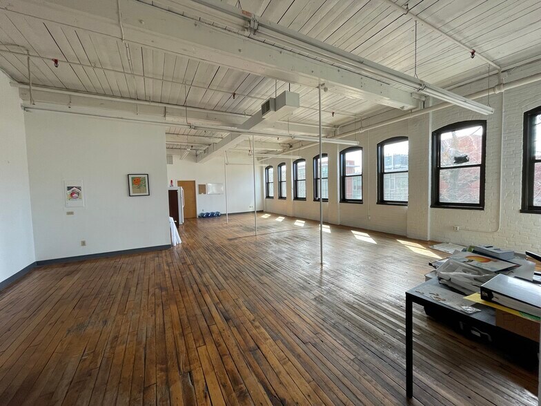 More Photos Of 85 Willow St, New Haven Flex For Lease