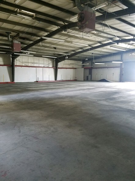 More Photos Of 13643-13649 Rosecrans Ave, Santa Fe Springs Warehouse For Lease