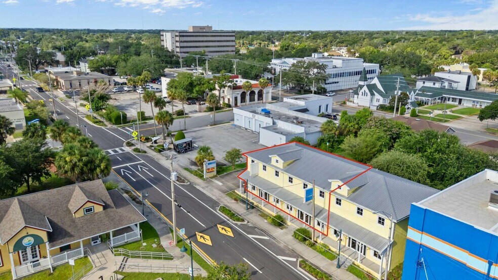More Photos Of 410 S Hopkins Ave, Titusville Storefront For Lease