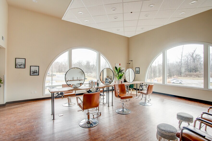 More Photos Of 921 S Arbor Vitae, Edwardsville Freestanding For Sale