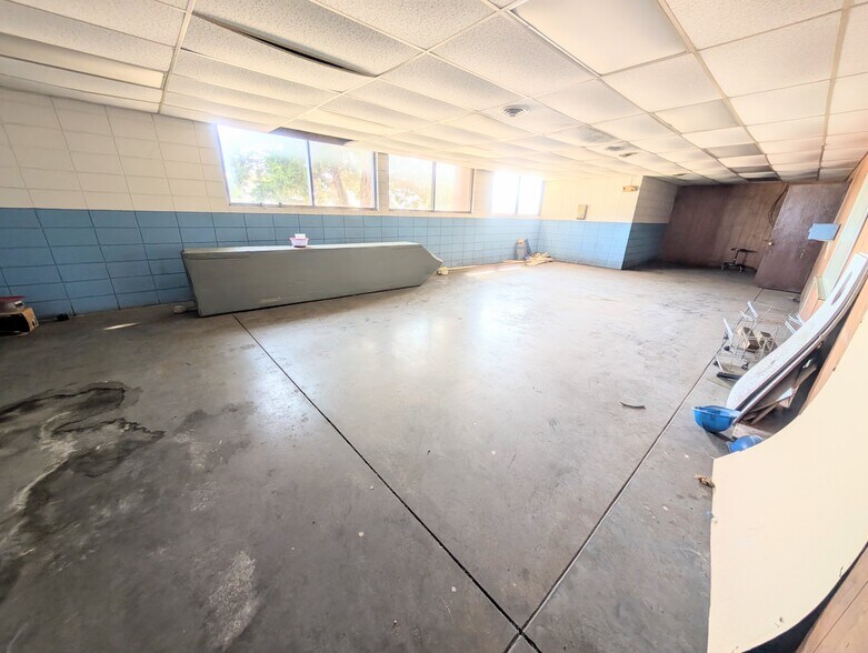 More Photos Of 1469 US Highway 59, Moran Manufacturing For Sale