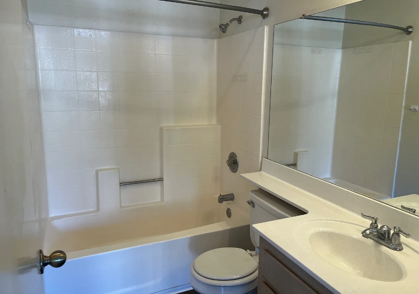 More Photos Of 5826 Lauretta St, San Diego Apartments For Sale