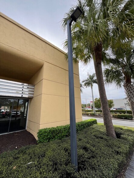More Photos Of 3325 W Hillsboro Blvd, Deerfield Beach Bank For Lease