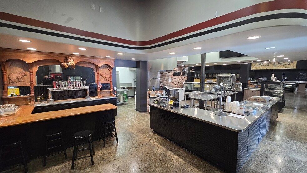 More Photos Of 1912 4th St, La Grande General Retail For Lease