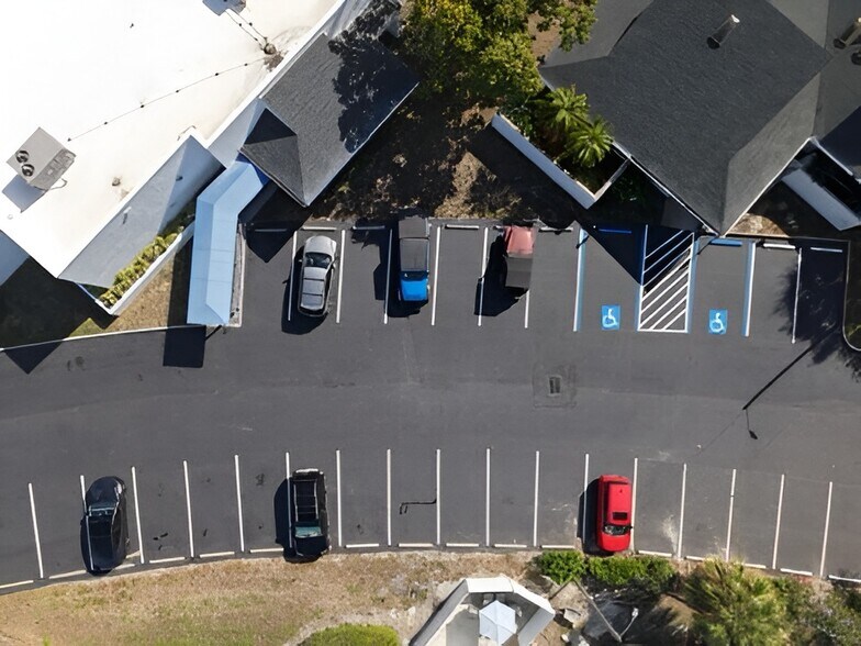 More Photos Of 617 Lakeview Rd, Clearwater Medical For Lease