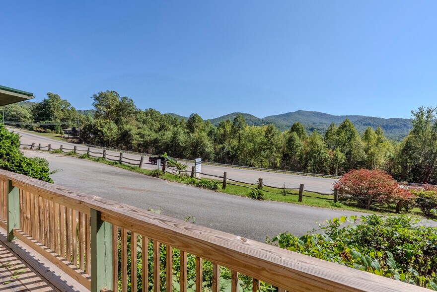 More Photos Of 8356 Sylva Rd, Franklin Office For Sale