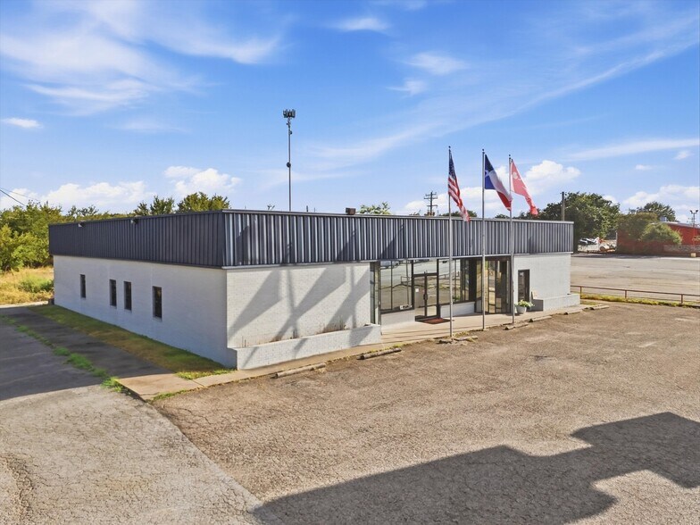 More Photos Of 3405 E Highway 377, Granbury Office For Sale